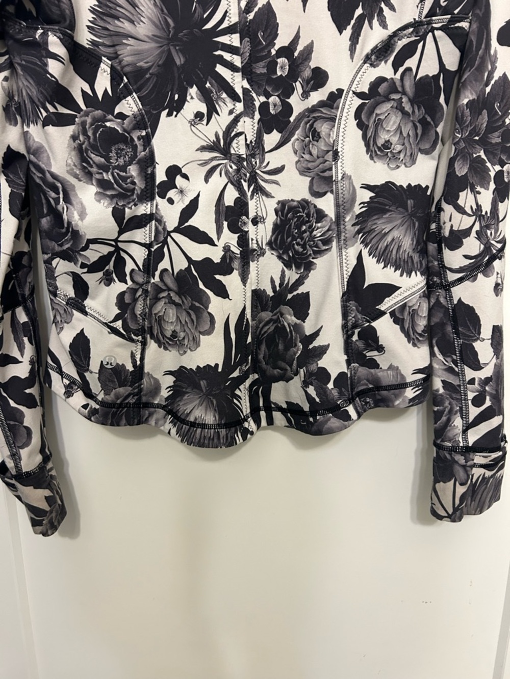 Lululemon Forme Jacket II Floral Brisk Bloom Black White Cuffins - Picture 11 of 12